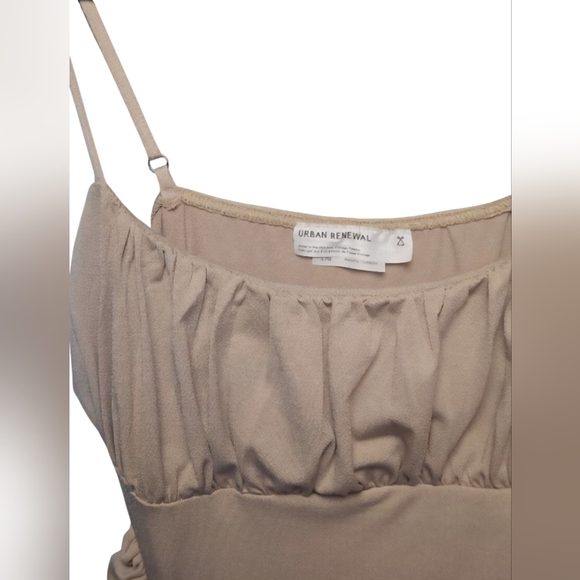 Women's Urban Renewal Midi Dress L Beige Ruched NWOT - Picture 3 of 7